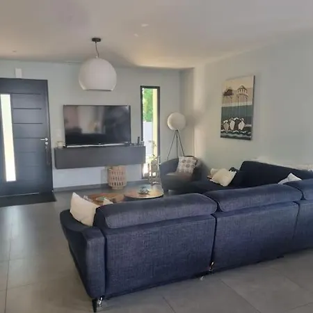מלון Moderne Climatisee Avec Piscine Chauffee לה טיש