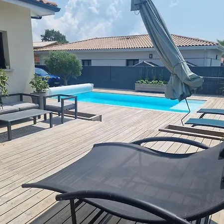 Moderne Climatisee Avec Piscine Chauffee מלון לה טיש