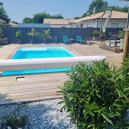 Moderne Climatisee Avec Piscine Chauffee מלון לה טיש